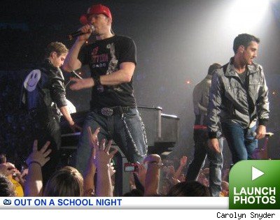 0925_nkotb_launch2-1
