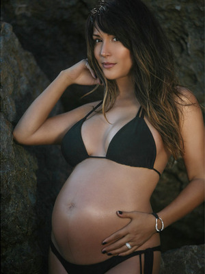 Exclusive: Leeann Tweeden's Sexy Pregnancy Pics and Baby Details!