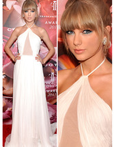 Taylor Swift Stuns at Fragrance Foundation Awards! 