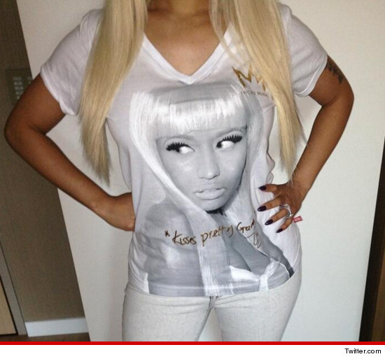 0623-nicki-minaj-face-twitter