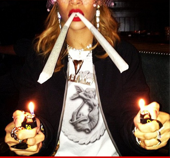 0623-twitter-rihanna