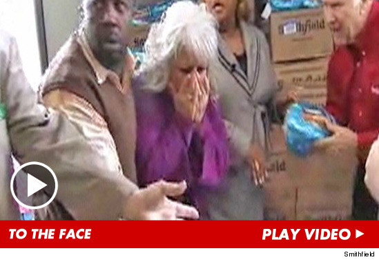 062413_paula_deen_ham_launch