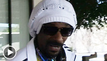 Snoop Lion -- Catches a Whiff of One Stinky Photographer