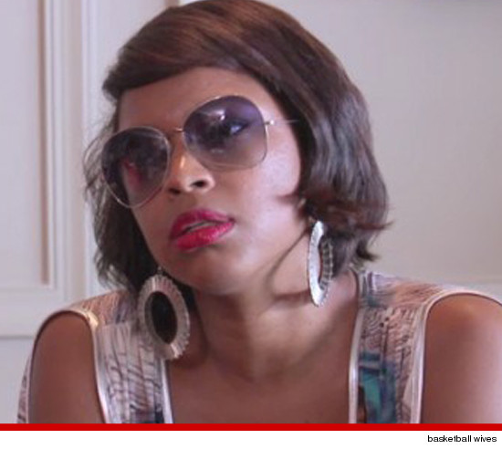 0630_nia-crook_basketball-wives