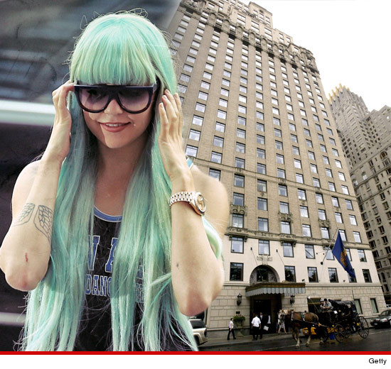 0719-amanda-bynes-ritz-carlton-getty