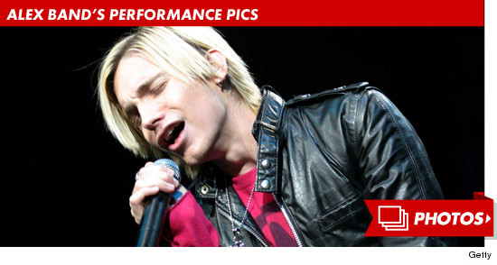 0819_alex_band_performance_footer