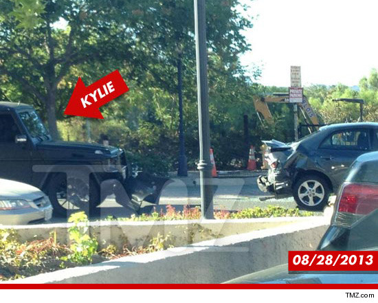 0910_kylie_car_accident_tmz_sub