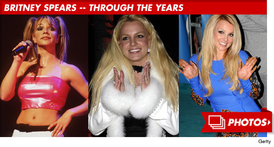 0916_britney_spears_through_footer