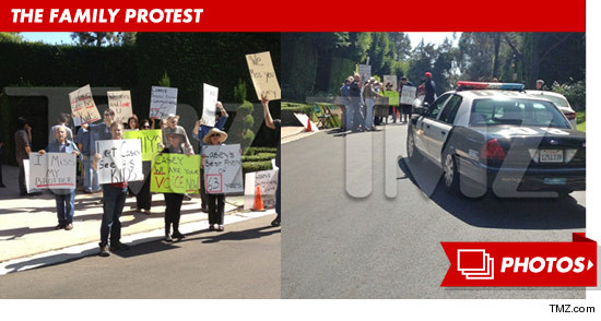 1004_casey_kasem_family_protest_footer