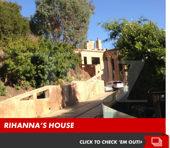 1004_rihanna_house_launch