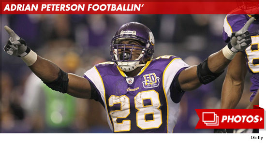 1016_adrian_peterson_footballin_footer