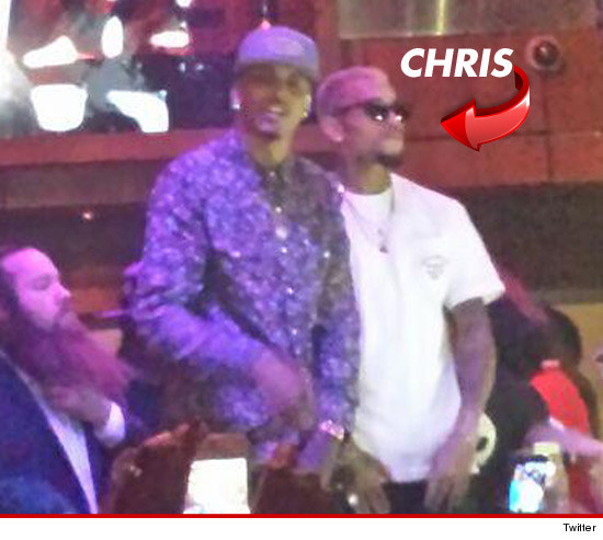 1027_chris_brown_performing_twitter3