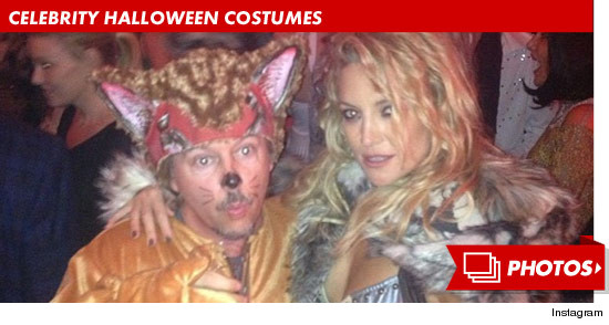 1031_halloween_costumes_footer