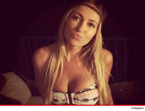 1106_paulina-gretzky_instagram