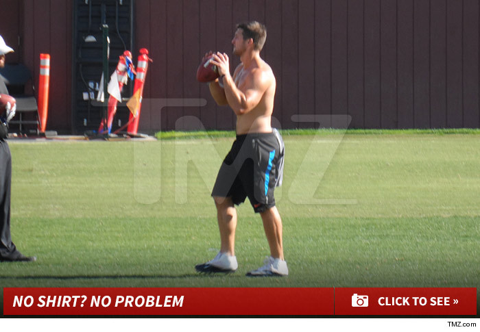 0122-tim-tebow-shirtless-tmz