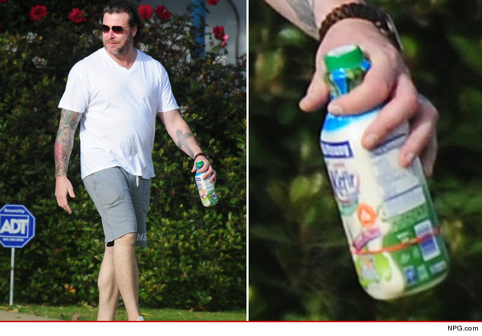 0127_dean-mcdermott-bottle_npg