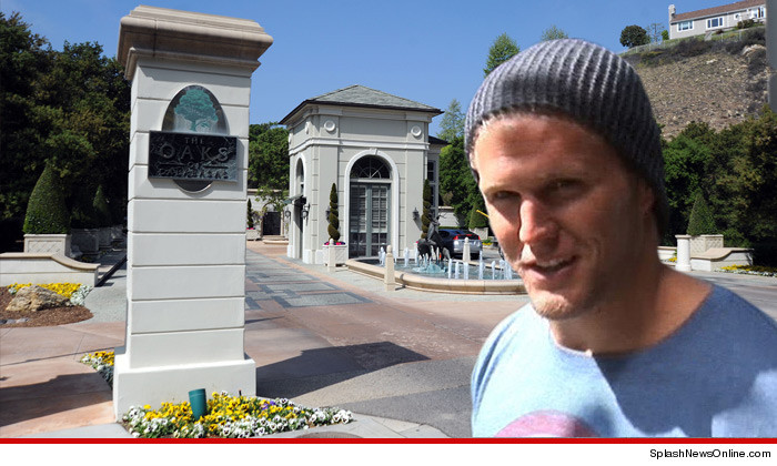 0128-clay-matthews-calabasas-oaks-splash
