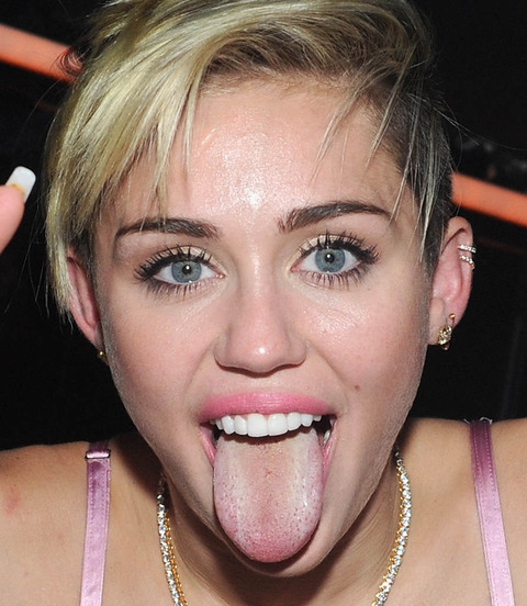 sexy miley cyrus tongue limb woman nude pics