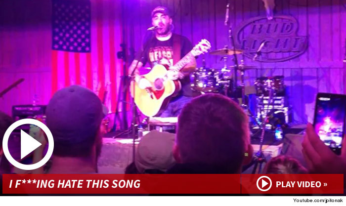 013114_aaron_lewis_launch