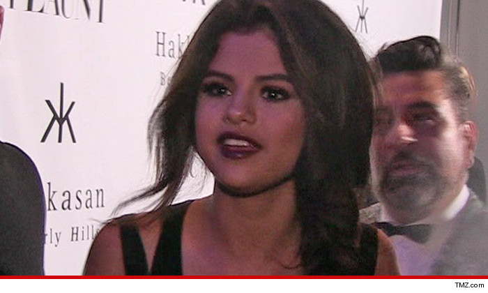 0207-selena-gomez-tmz