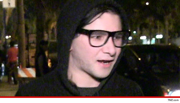 0210_skrillex_tmz