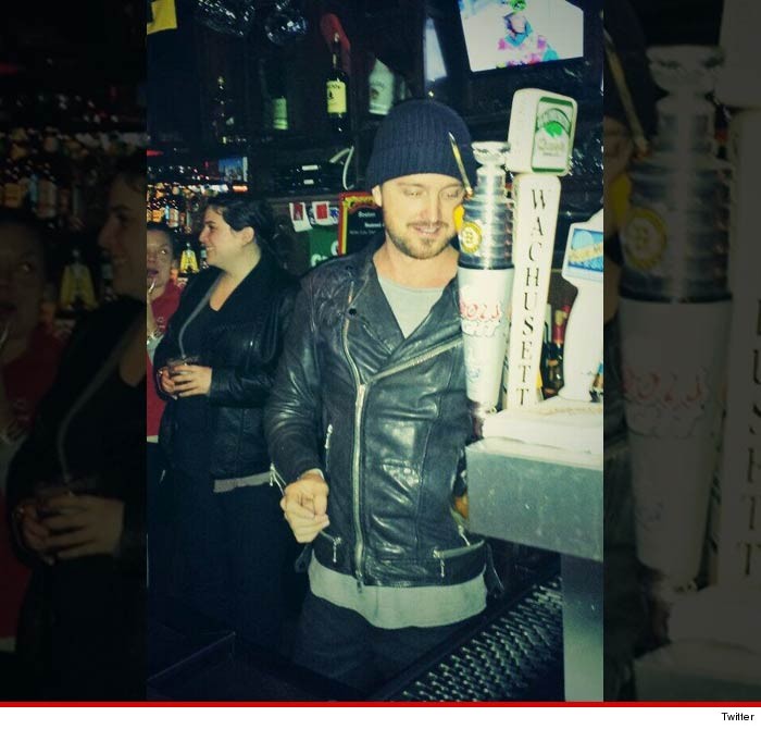 0213-aaron-paul-cheers-twitter
