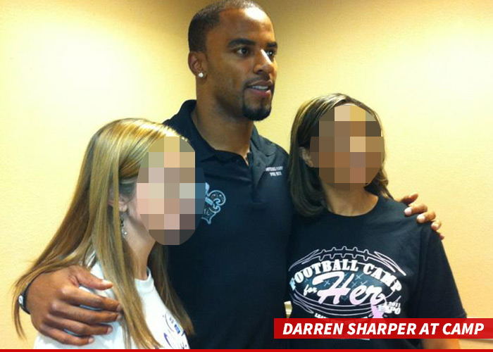 0214_darren_sharper_at_camp