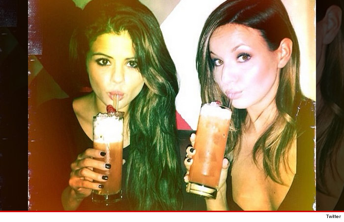 0217_selena_gomez_drinking_twitter