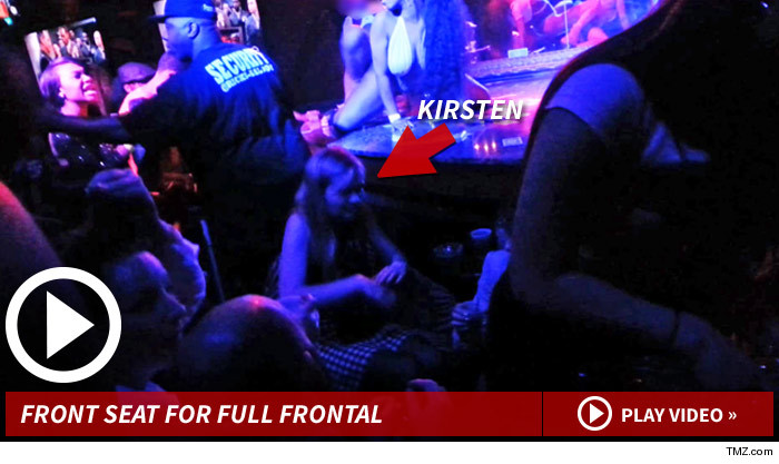 021714_kirsten_dunst_stripclub_launch