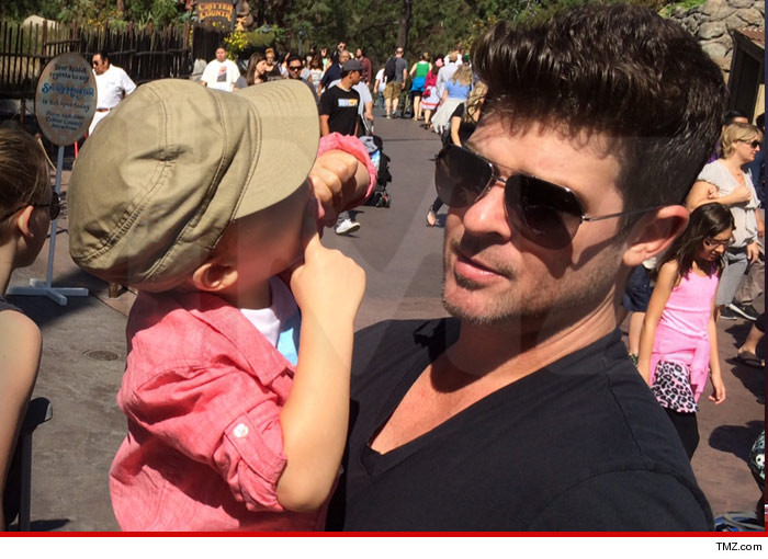0224-robin-thicke-tmz-01