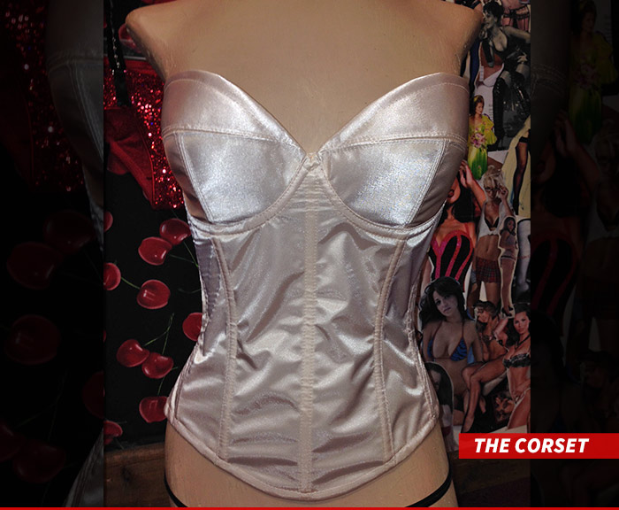 0228_the_corset_sub