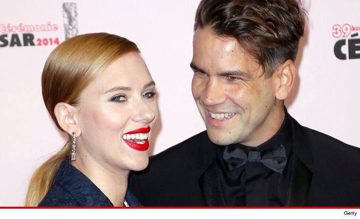 0303_Scarlett-Johansson-Romain-Dauriac_getty