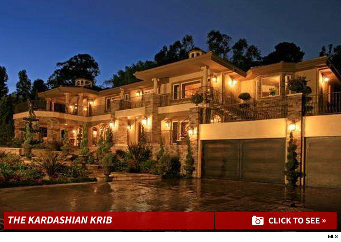 0304_kardashian_fake_house_launch