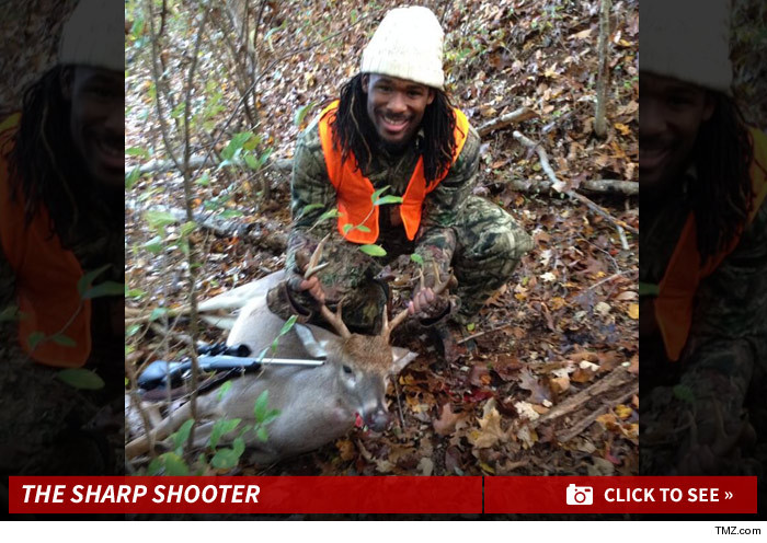 0305_DeAngelo_Williams_deer_hunting_photos_launch