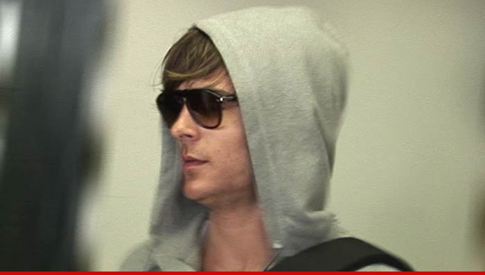 0327-efron-tmz-03