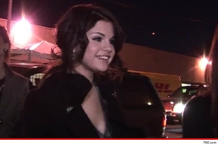0331-selena-gomez-02