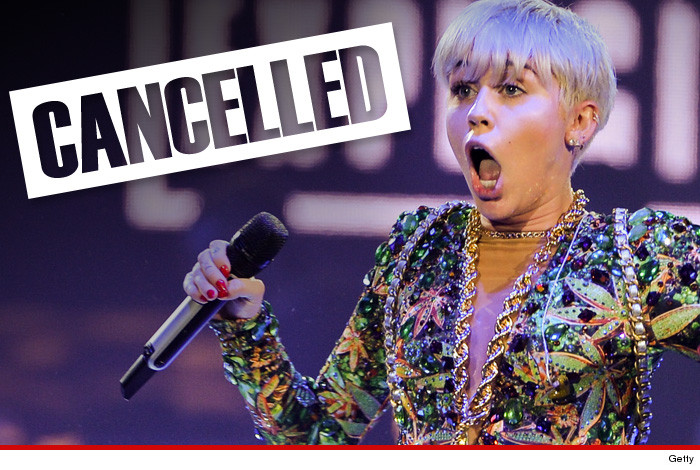 Miley Cyrus Cancels 30 Mins Before Show -- Too Sick to Sing Miley Cyrus Cancels 30 Mins Before Show -- Too Sick to Sing