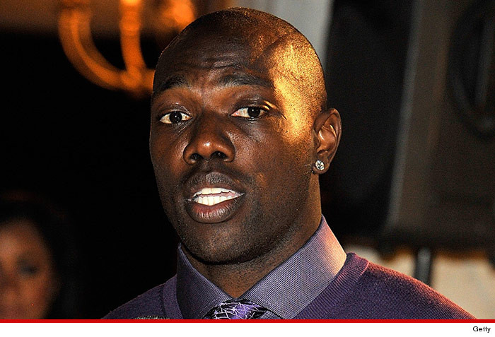 0411-terrell-owens-tax-getty-01