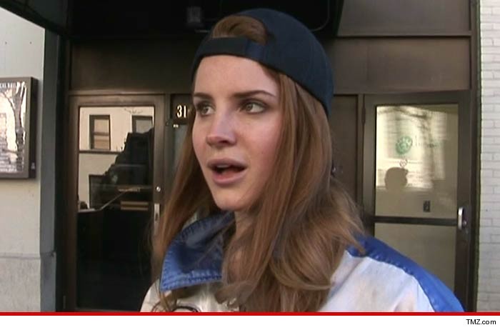 0414-lana-del-rey-tmz-01