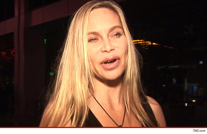 0424_christina_fulton_tmz