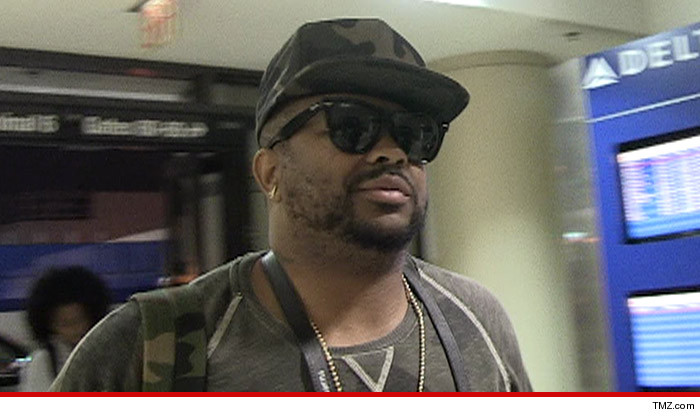 0425-terius-nash-the-dream-tmz-02