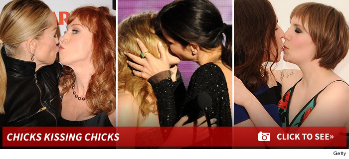 0507_chicks_kissing_chicks_footer