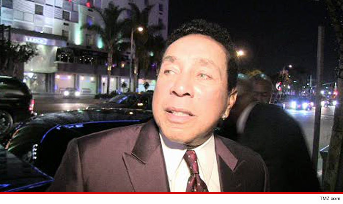 0513-smokey-robinson-tmz-01