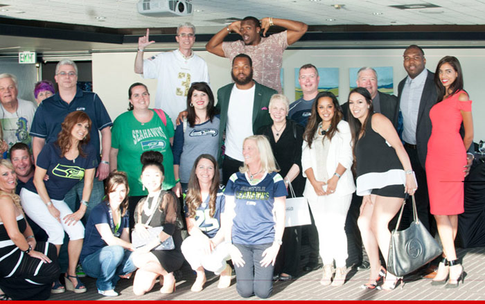 0602_michael_bennett_seahawks_benefit_charity_photos_launch_sub