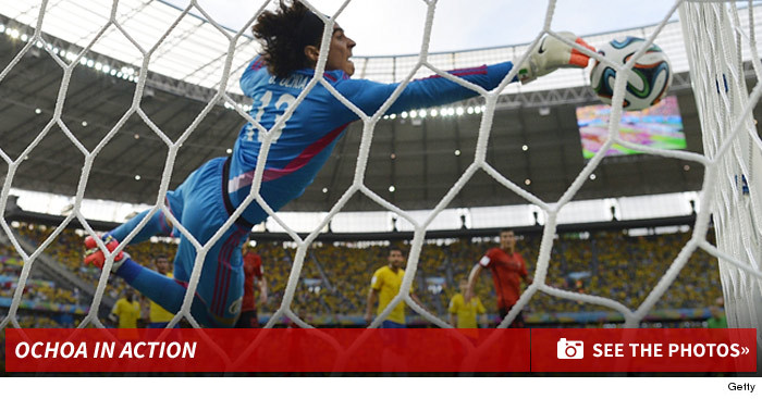 0618_Guillermo_Ochoa_saves_brazil_match_photos_footer