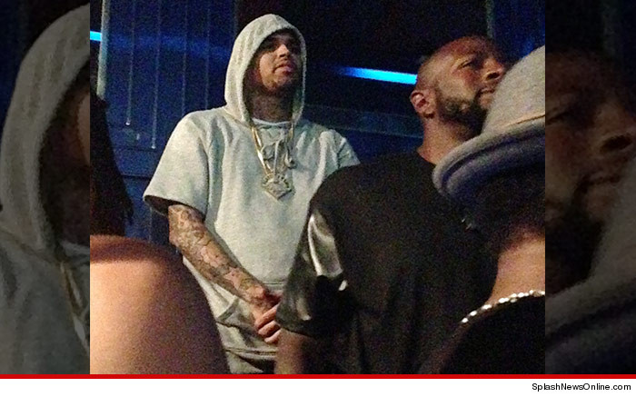 0621-chris-brown-clubbing-SPLASH-01