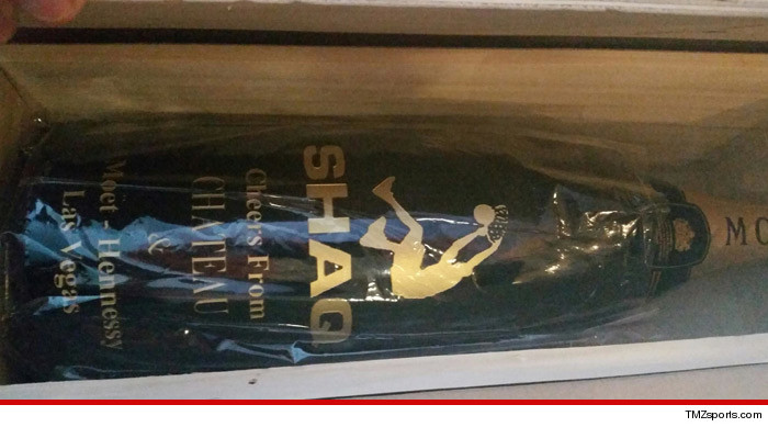 0628-shaq-champagne-SUB-tmzsports-01