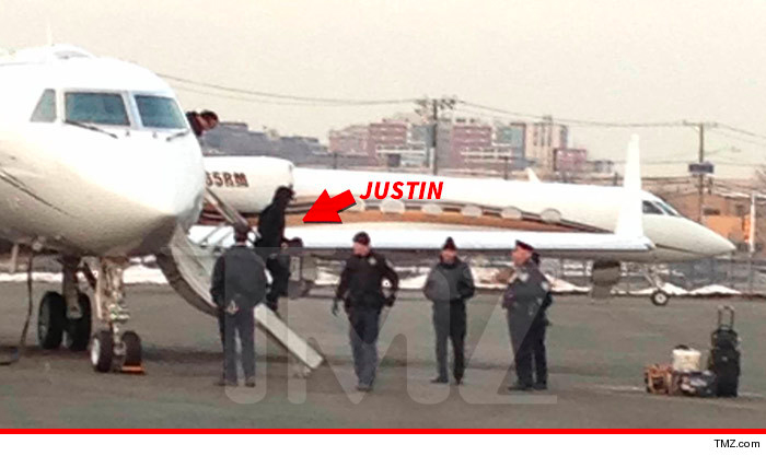 0704-justin-bieber-plane-tmz