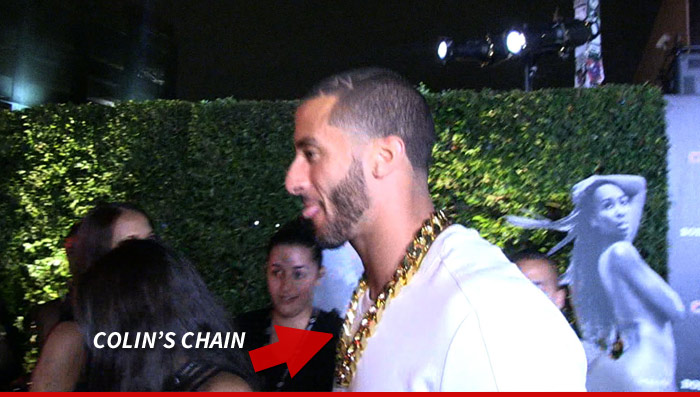 071614_colin_kaepernick_chain_sub