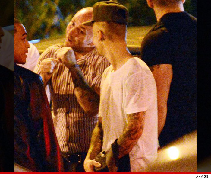 0730_bieber_fists-up_akm_gsi